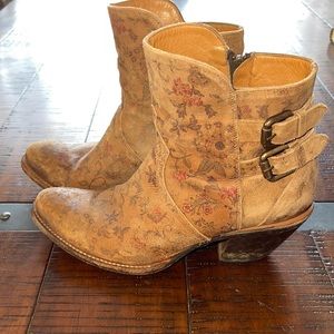 Lucchese catalina bootie size 10